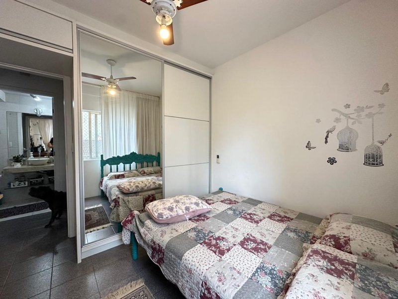 Amplo Apartamento com Duas Varandas no Edifício Whittcinski, Perto do Mar Rua 316 Itapema - 