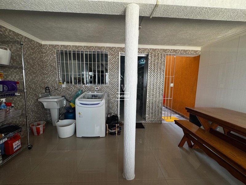 Sobrado 3 dormitórios sendo 1 suíte + 2 vagas de garagem  Guarulhos - 