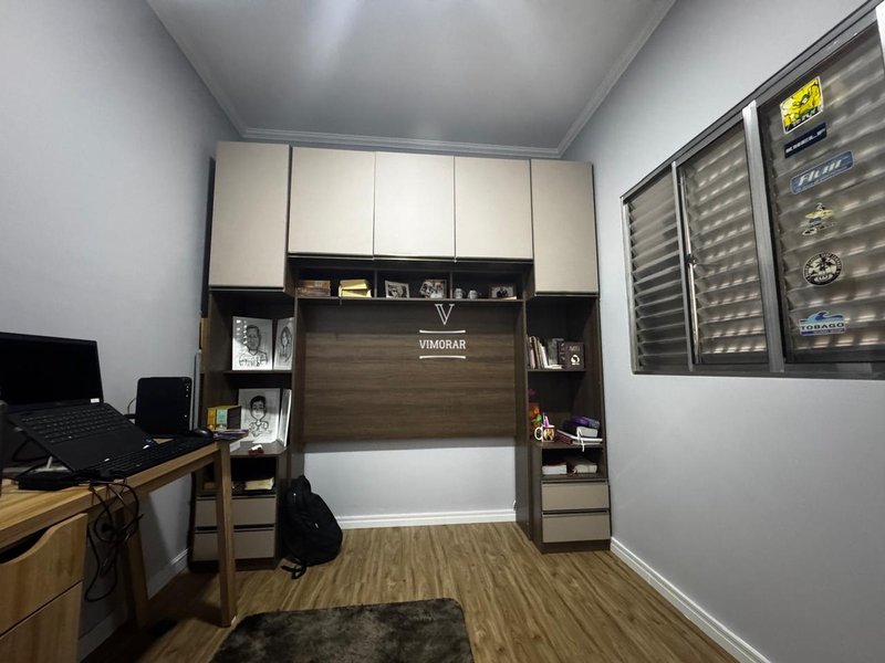 Sobrado 3 dormitórios sendo 1 suíte + 2 vagas de garagem  Guarulhos - 