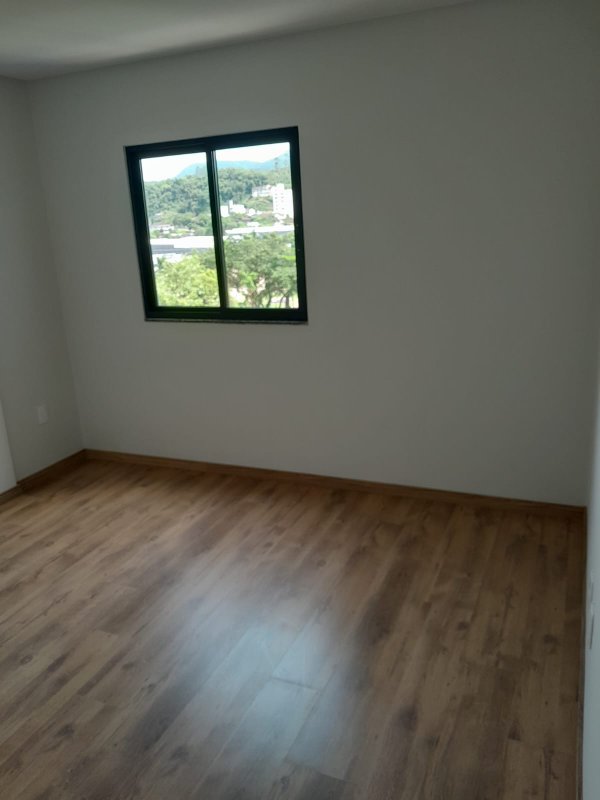 APARTAMENTO COM 1 SUÍTE MAIS 1 DORMITÓRIO NO SÃO LUIZ  Brusque - 