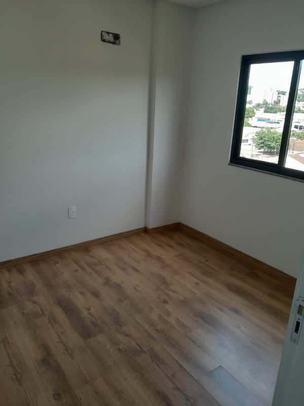 APARTAMENTO COM 1 SUÍTE MAIS 1 DORMITÓRIO NO SÃO LUIZ  Brusque - 
