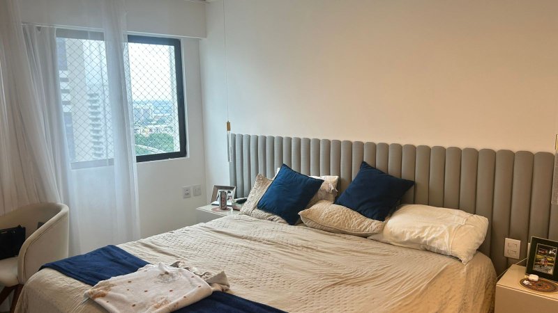 4 quartos (2 suítes). 136m². Nascente. Andar alto. Varanda gourmet. 2 vagas de garagem Rua Luiz de Faria Barbosa Recife - 