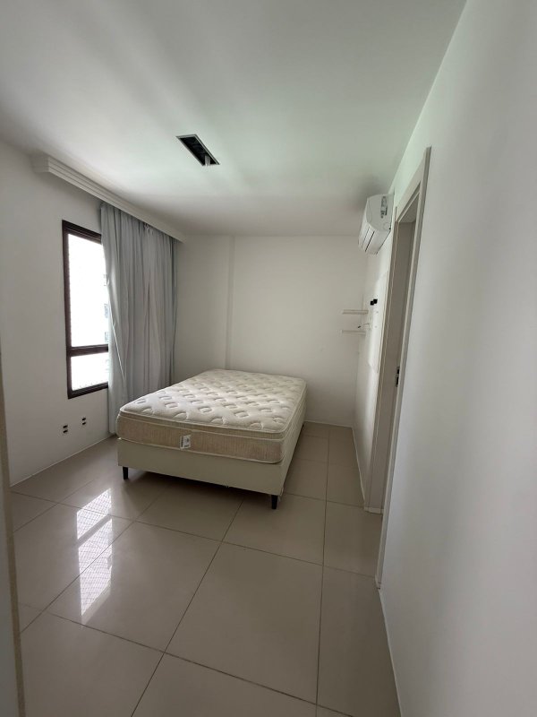 4 suítes. 170m². Nascente. 3 vagas de garagem. Mobiliado Rua Le Parc Recife - 
