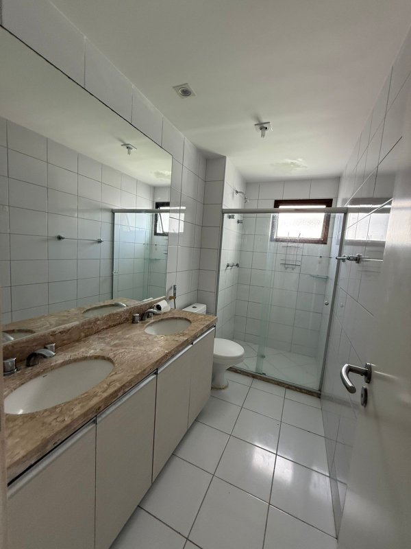 4 suítes. 170m². Nascente. 3 vagas de garagem. Mobiliado Rua Le Parc Recife - 