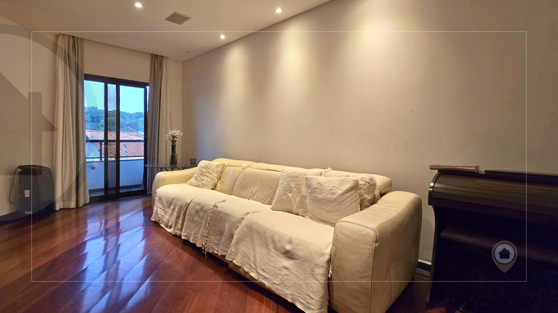 SOBRADO À VENDA COM 420 M² | 3 SUÍTES | 6 VAGAS | JARDIM MAIA/GUARULHOS-SP! Rua Soldado Deniz Pinto de Matos Guarulhos - 