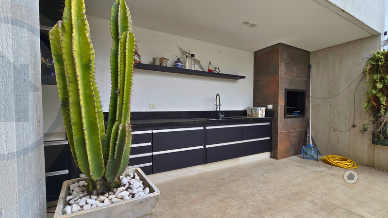 SOBRADO À VENDA COM 420 M² | 3 SUÍTES | 6 VAGAS | JARDIM MAIA/GUARULHOS-SP! Rua Soldado Deniz Pinto de Matos Guarulhos - 