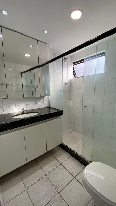 3 quartos (1 suíte). 127m². Nascente. Andar intermediário. 2 vagas de garagem Rua Carlos Pereira Falcão Recife - 