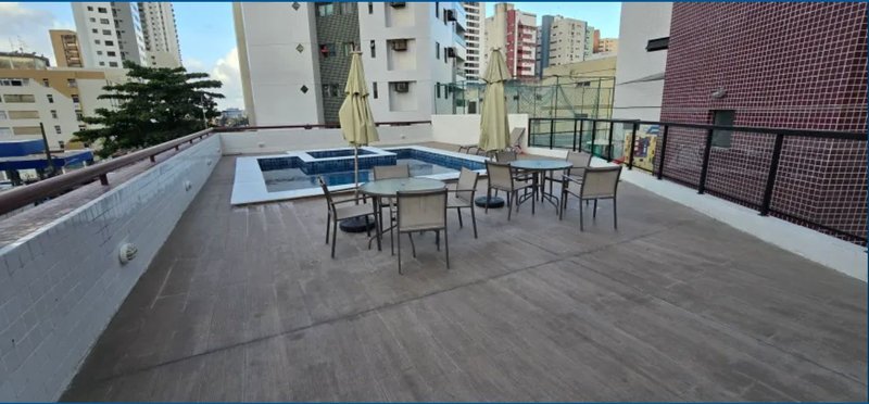 3 quartos (1 suíte). 127m². Nascente. Andar intermediário. 2 vagas de garagem Rua Carlos Pereira Falcão Recife - 