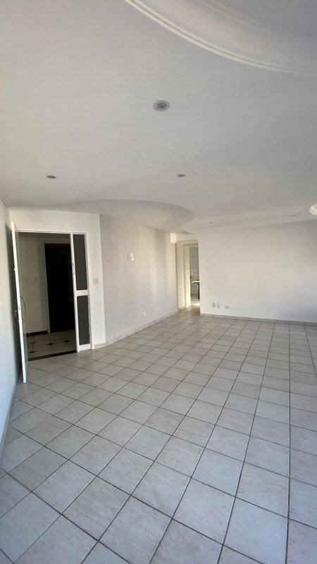 3 quartos (1 suíte). 127m². Nascente. Andar intermediário. 2 vagas de garagem Rua Carlos Pereira Falcão Recife - 