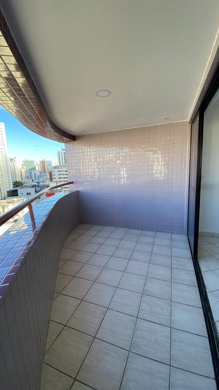 3 quartos (1 suíte). 127m². Nascente. Andar intermediário. 2 vagas de garagem Rua Carlos Pereira Falcão Recife - 