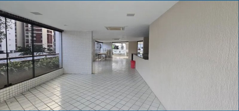 3 quartos (1 suíte). 127m². Nascente. Andar intermediário. 2 vagas de garagem Rua Carlos Pereira Falcão Recife - 