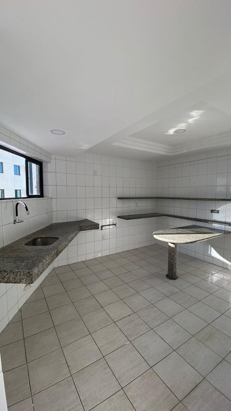 3 quartos (1 suíte). 127m². Nascente. Andar intermediário. 2 vagas de garagem Rua Carlos Pereira Falcão Recife - 