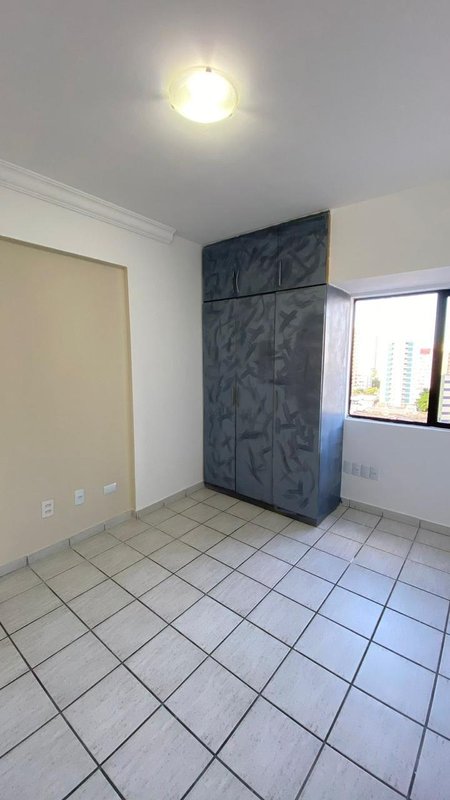 3 quartos (1 suíte). 127m². Nascente. Andar intermediário. 2 vagas de garagem Rua Carlos Pereira Falcão Recife - 