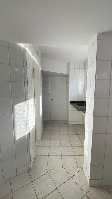 3 quartos (1 suíte). 127m². Nascente. Andar intermediário. 2 vagas de garagem Rua Carlos Pereira Falcão Recife - 
