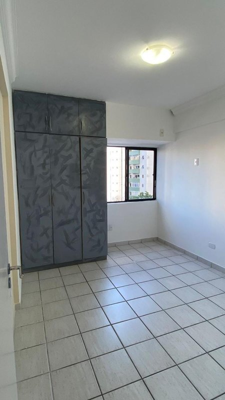 3 quartos (1 suíte). 127m². Nascente. Andar intermediário. 2 vagas de garagem Rua Carlos Pereira Falcão Recife - 
