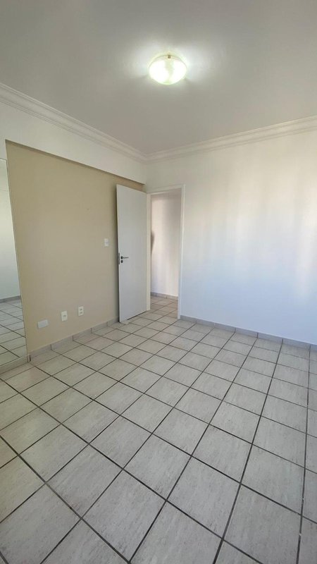 3 quartos (1 suíte). 127m². Nascente. Andar intermediário. 2 vagas de garagem Rua Carlos Pereira Falcão Recife - 