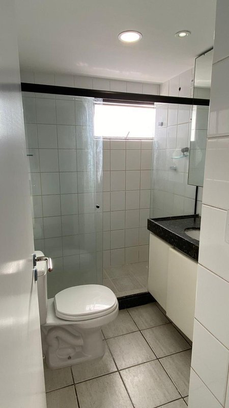 3 quartos (1 suíte). 127m². Nascente. Andar intermediário. 2 vagas de garagem Rua Carlos Pereira Falcão Recife - 