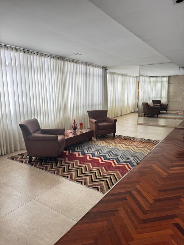 APARTAMENTO 4 QUARTOS  3 SUÍTES  VARANDA 3 GARAGENS PISCINA ACADEMIA À VENDA NA VITÓRIA! Avenida Sete de Setembro Salvador - 