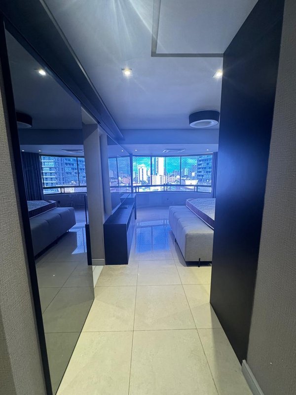 APARTAMENTO 4 QUARTOS  3 SUÍTES  VARANDA 3 GARAGENS PISCINA ACADEMIA À VENDA NA VITÓRIA! Avenida Sete de Setembro Salvador - 