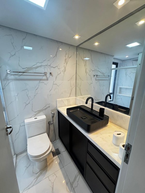 APARTAMENTO 4 QUARTOS  3 SUÍTES  VARANDA 3 GARAGENS PISCINA ACADEMIA À VENDA NA VITÓRIA! Avenida Sete de Setembro Salvador - 