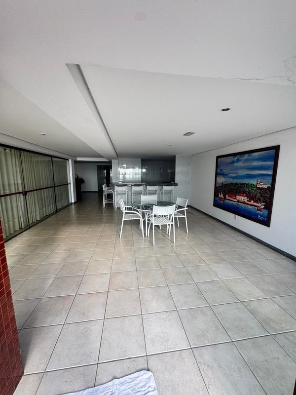 APARTAMENTO 4 QUARTOS  3 SUÍTES  VARANDA 3 GARAGENS PISCINA ACADEMIA À VENDA NA VITÓRIA! Avenida Sete de Setembro Salvador - 