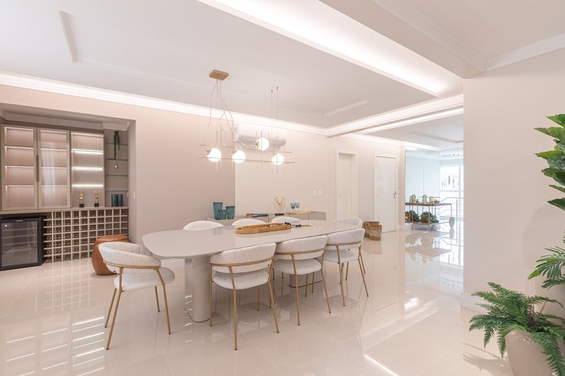 Apartamento completo com lazer, conforto e segurança em empreendimento de alto padrão Rua 294 Itapema - 