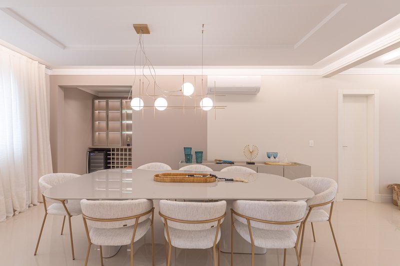 Apartamento completo com lazer, conforto e segurança em empreendimento de alto padrão Rua 294 Itapema - 