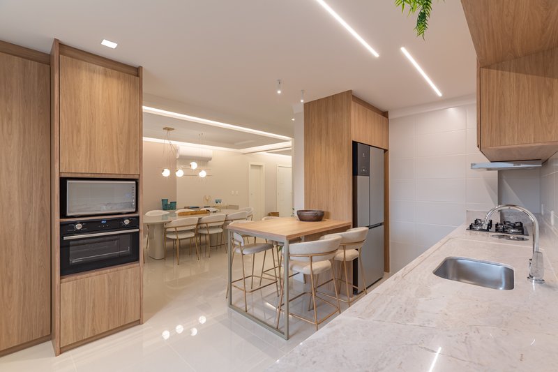 Apartamento completo com lazer, conforto e segurança em empreendimento de alto padrão Rua 294 Itapema - 