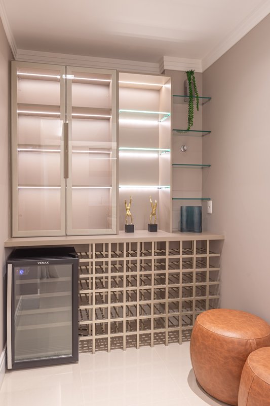 Apartamento completo com lazer, conforto e segurança em empreendimento de alto padrão Rua 294 Itapema - 