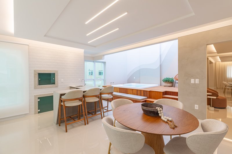 Apartamento completo com lazer, conforto e segurança em empreendimento de alto padrão Rua 294 Itapema - 