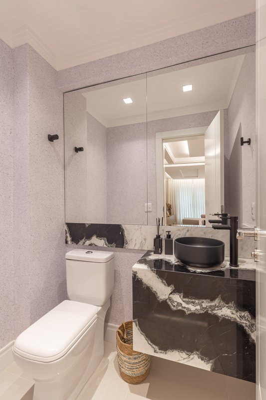 Apartamento completo com lazer, conforto e segurança em empreendimento de alto padrão Rua 294 Itapema - 