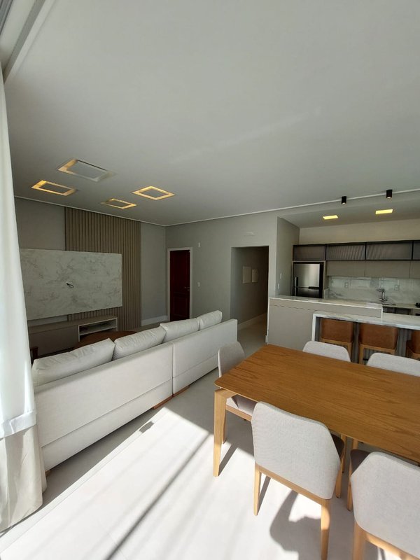 Apartamento decorado com 3 suítes e lazer completo no rooftop em ótima localização Rua 244 Itapema - 