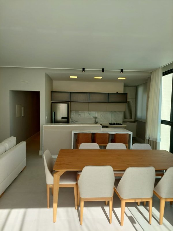 Apartamento decorado com 3 suítes e lazer completo no rooftop em ótima localização Rua 244 Itapema - 