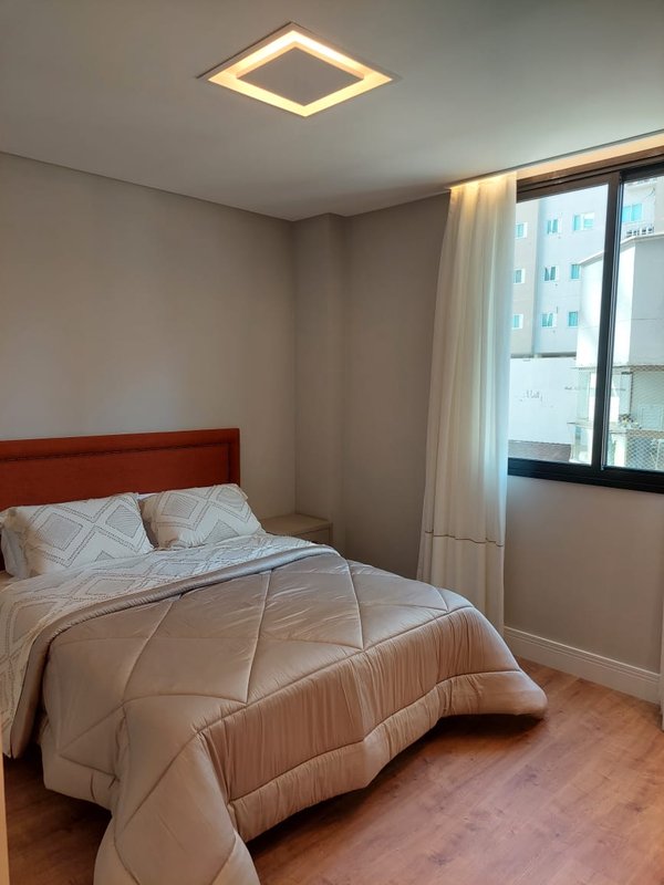 Apartamento decorado com 3 suítes e lazer completo no rooftop em ótima localização Rua 244 Itapema - 