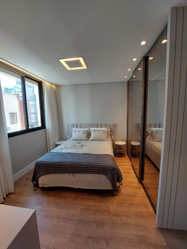 Apartamento decorado com 3 suítes e lazer completo no rooftop em ótima localização Rua 244 Itapema - 