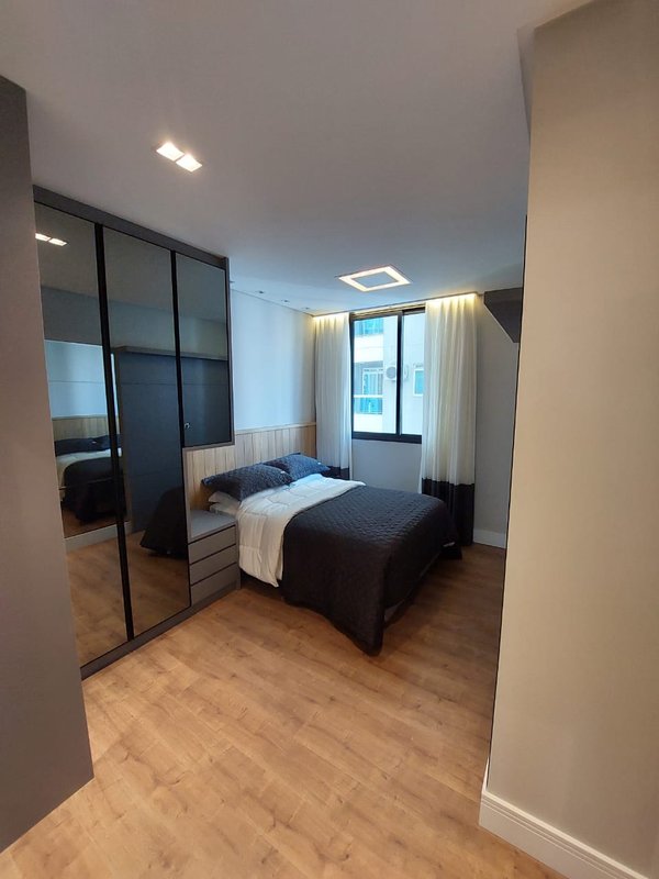 Apartamento decorado com 3 suítes e lazer completo no rooftop em ótima localização Rua 244 Itapema - 