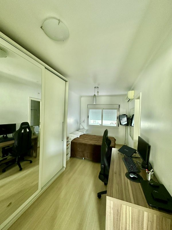 R$ 590.000 - CHARMOSO APARTAMENTO - 52M2 - 1 DORM - SACADA - 1 VAGA Rua Carlos Trein Filho Porto Alegre - 