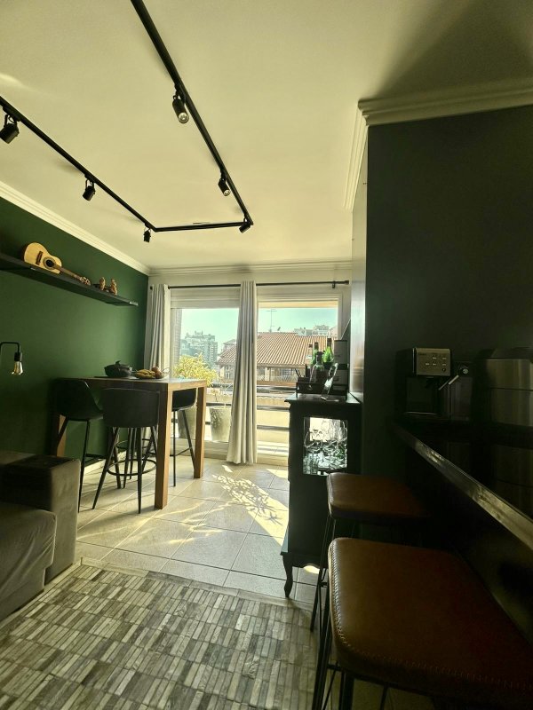 R$ 590.000 - CHARMOSO APARTAMENTO - 52M2 - 1 DORM - SACADA - 1 VAGA Rua Carlos Trein Filho Porto Alegre - 