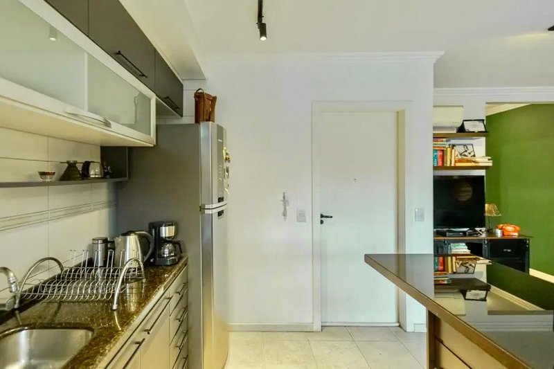 R$ 590.000 - CHARMOSO APARTAMENTO - 52M2 - 1 DORM - SACADA - 1 VAGA Rua Carlos Trein Filho Porto Alegre - 