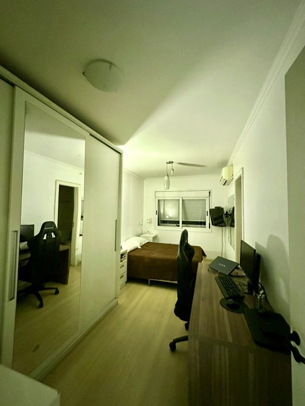 R$ 590.000 - CHARMOSO APARTAMENTO - 52M2 - 1 DORM - SACADA - 1 VAGA Rua Carlos Trein Filho Porto Alegre - 