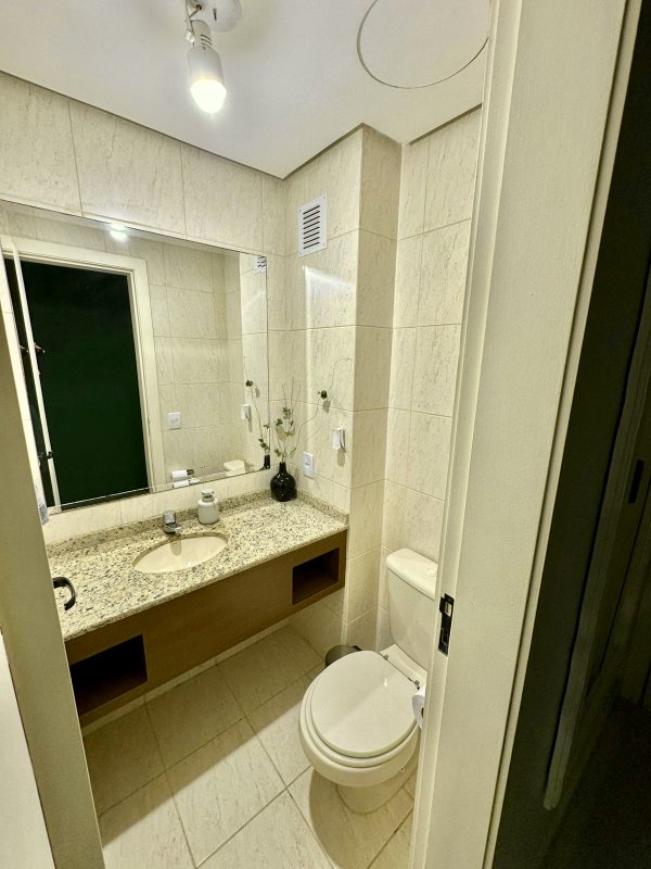 R$ 590.000 - CHARMOSO APARTAMENTO - 52M2 - 1 DORM - SACADA - 1 VAGA Rua Carlos Trein Filho Porto Alegre - 