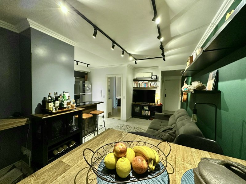 R$ 590.000 - CHARMOSO APARTAMENTO - 52M2 - 1 DORM - SACADA - 1 VAGA Rua Carlos Trein Filho Porto Alegre - 