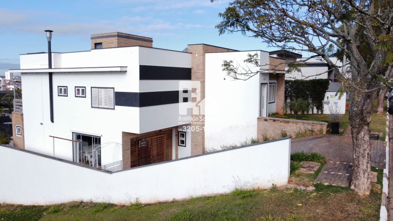🏡 Casa de Alto Padrão no Condomínio Bosque do Junqueira - piscina - 3 suítes - escritório  Tatuí - 