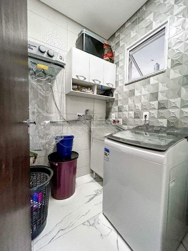 CASA COM 1 SUÍTE MAIS 2 DORMITÓRIOS NA GUABIRUBA SUL  Guabiruba - 