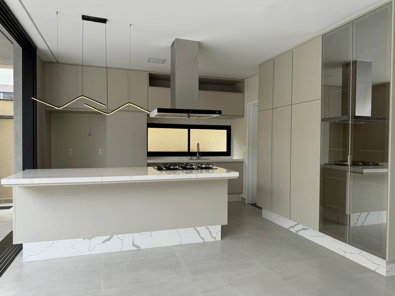 Casa com 4 dormit&oacute;rios &agrave; venda,300 m&sup2; - Condom&iacute;nio Mont Blanc - Sorocaba - SP Rua Antônio Annunciato Sorocaba - 