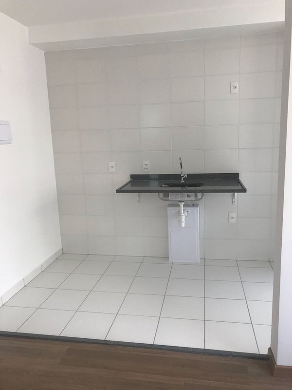 ALUGA-SE APARTAMENTO - 31M², 1 QUARTO – ANDAR ALTO Rua Torres da Barra São Paulo - 