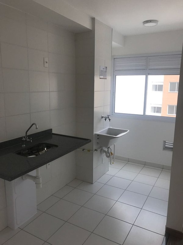 ALUGA-SE APARTAMENTO - 31M², 1 QUARTO – ANDAR ALTO Rua Torres da Barra São Paulo - 