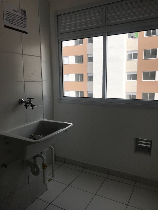 ALUGA-SE APARTAMENTO - 31M², 1 QUARTO – ANDAR ALTO Rua Torres da Barra São Paulo - 