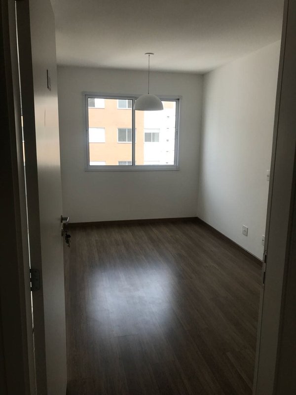 ALUGA-SE APARTAMENTO - 31M², 1 QUARTO – ANDAR ALTO Rua Torres da Barra São Paulo - 