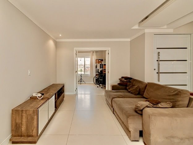 R$ 960.000 - MARAVILHOSA CASA EM CONDOMÍNIO - 200M2 - MOBILIADA - 3 DORM - SUÍTE - 3 VAGAS Rua Jorge Babot Miranda Porto Alegre - 